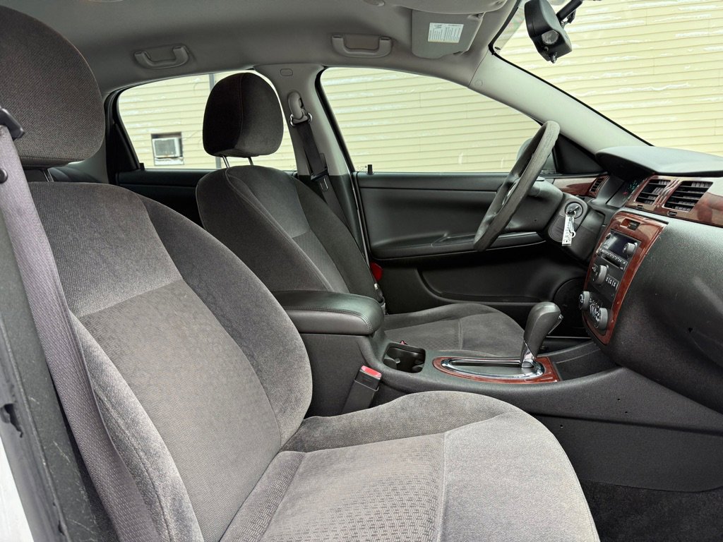 Used 2010 Chevrolet Impala LS image 10