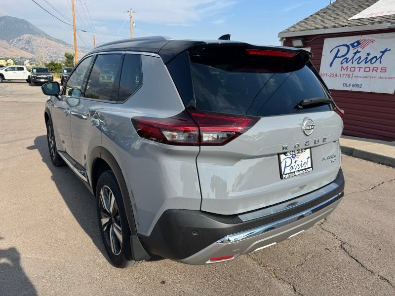 Used 2023 Nissan Rogue Platinum AWD/4WD image 3