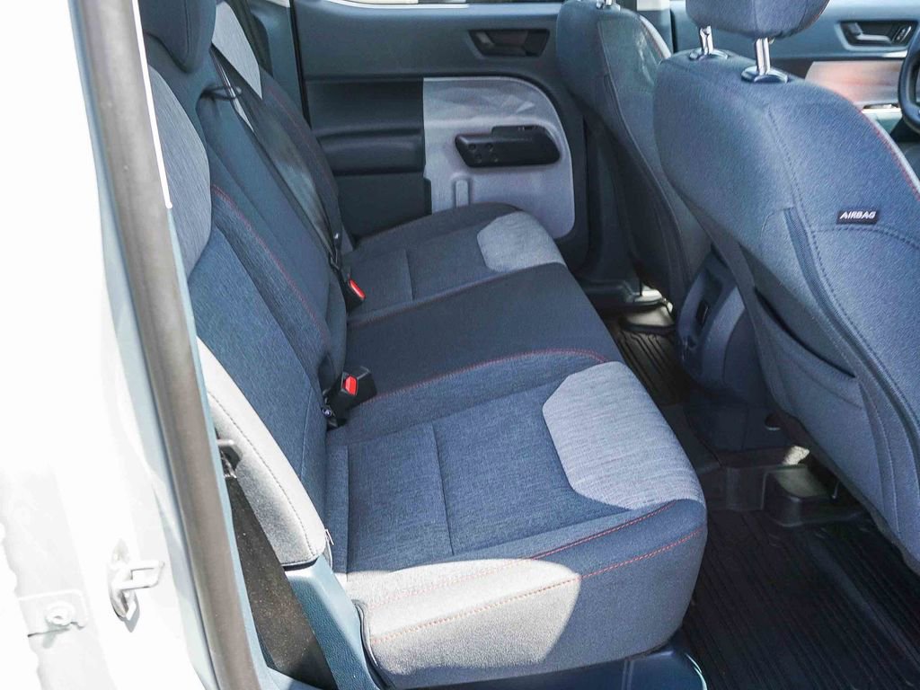 Used 2023 Ford Maverick XLT FWD image 13