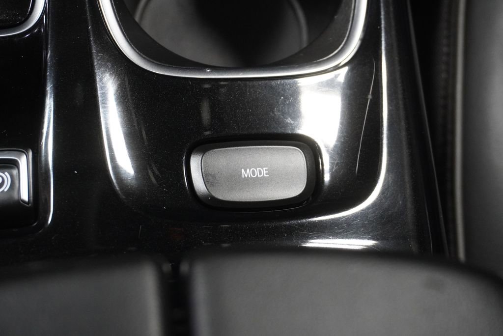 Used 2021 Buick Envision Avenir w/ Technology Package II image 25