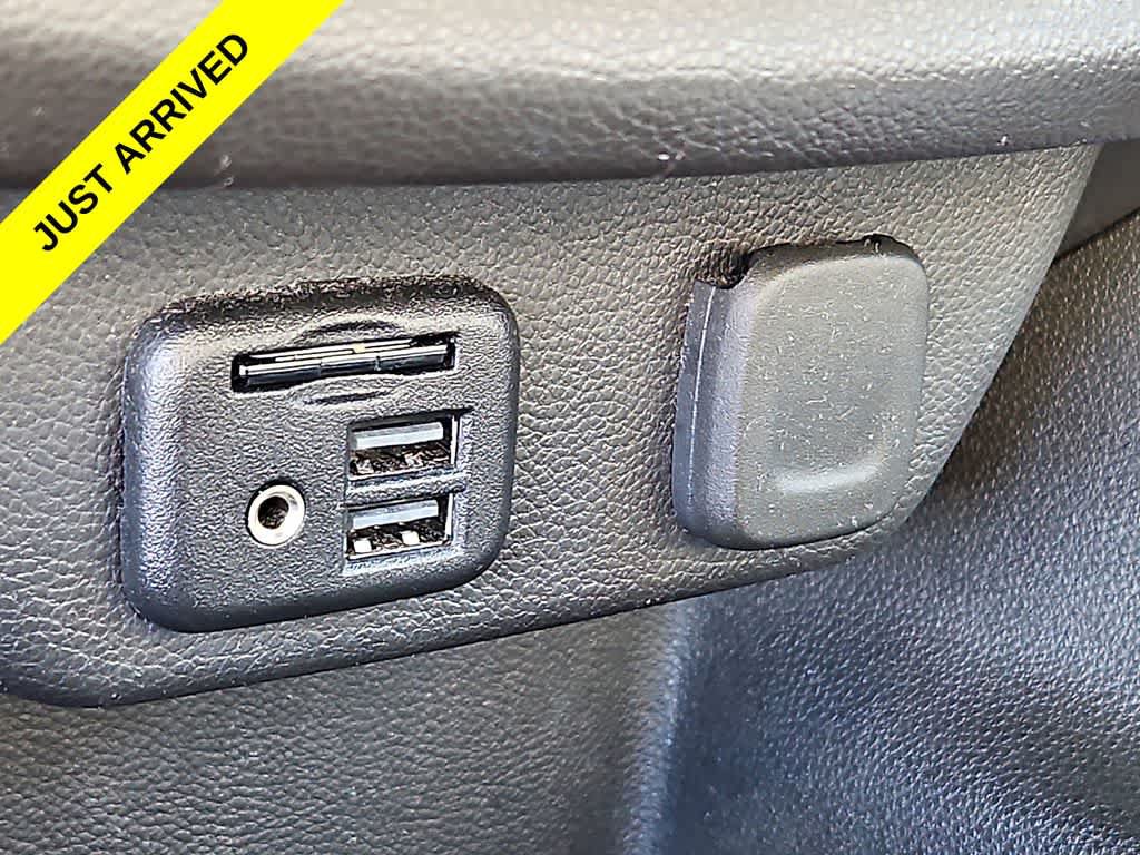 Used 2021 Chevrolet Traverse Premier FWD image 27