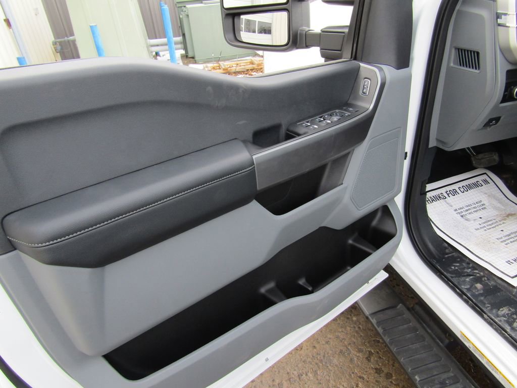 Used 2025 Ford F450 XLT w/ 360-Degree Camera Package image 18