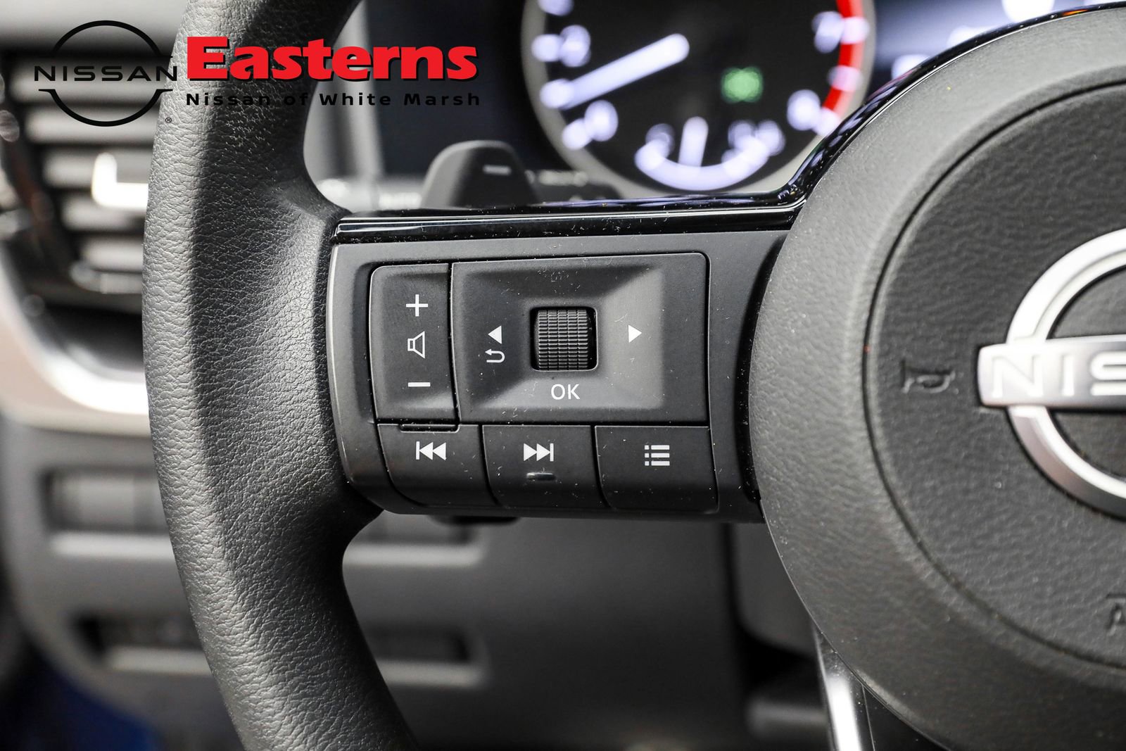 Used 2022 Nissan Rogue SV image 54