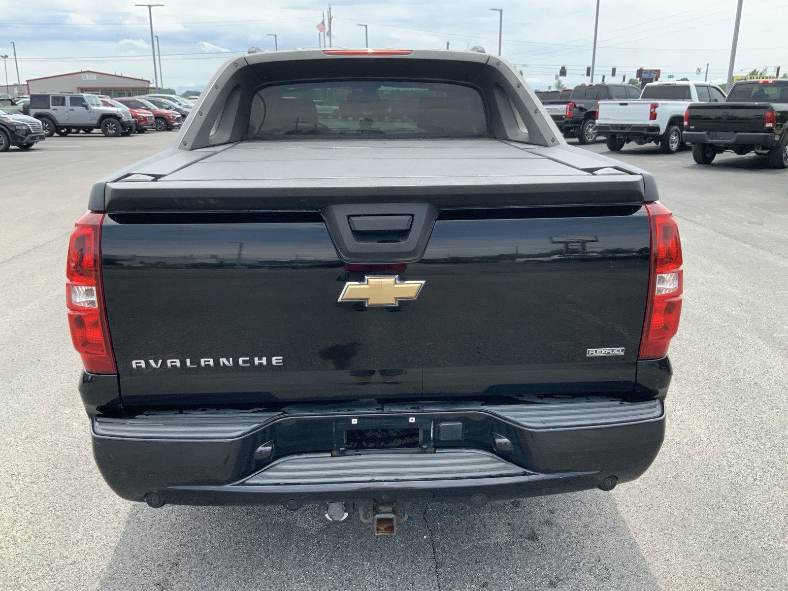 Used 2008 Chevrolet Avalanche LTZ w/ LTZ Preferred Equipment Group AWD/4WD image 9