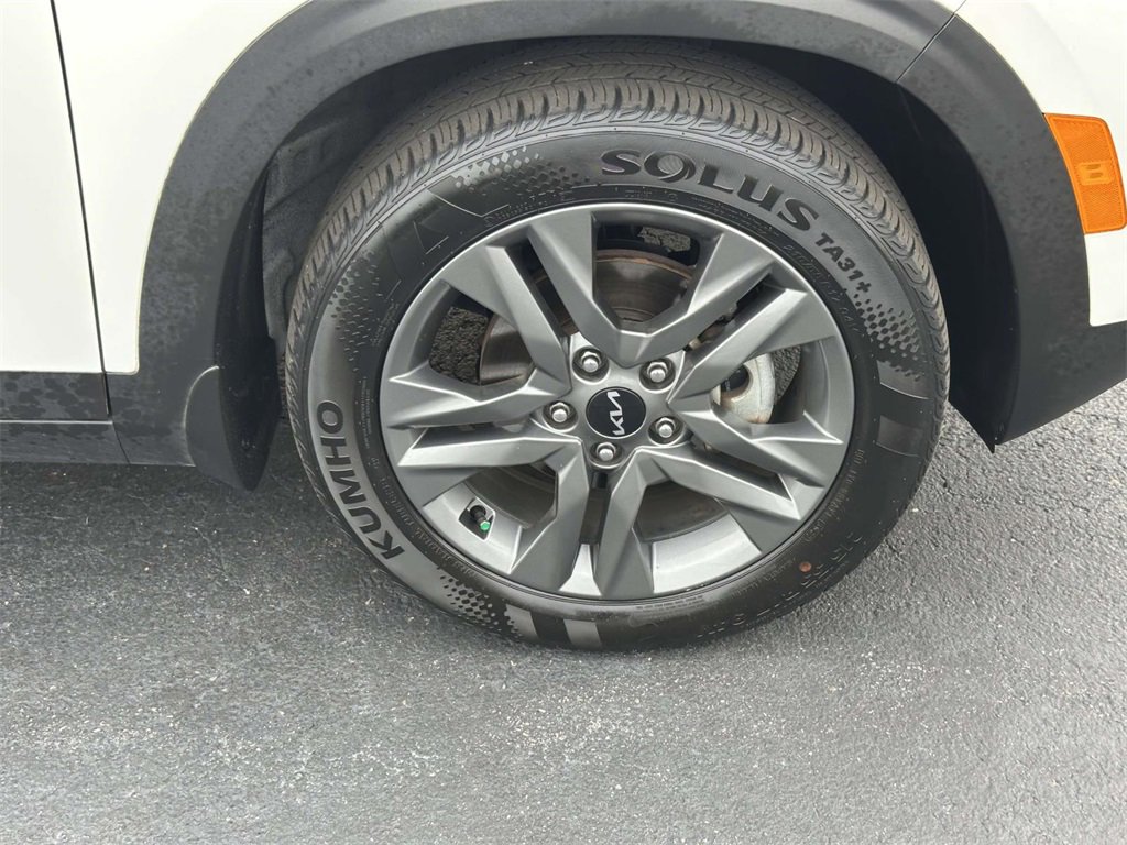 Used 2023 Kia Seltos S w/ Navigation Package image 9