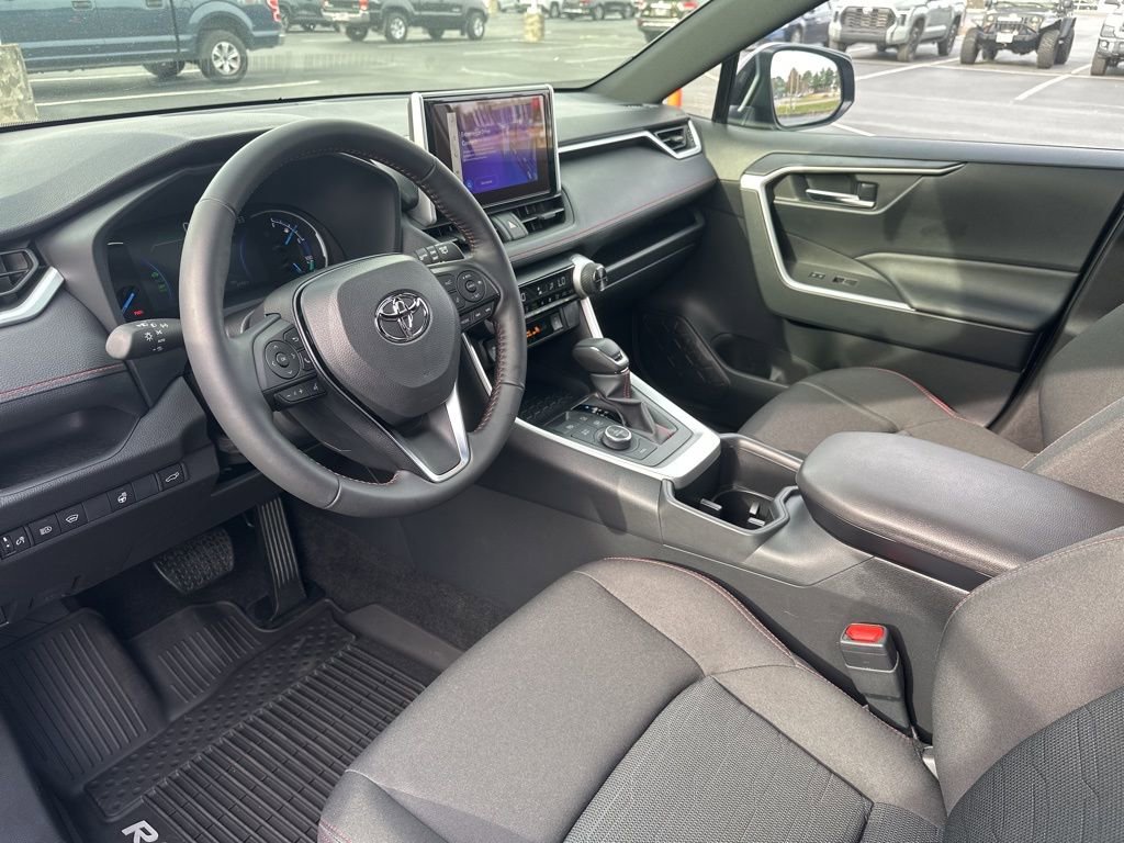 Certified 2025 Toyota RAV4 SE image 29