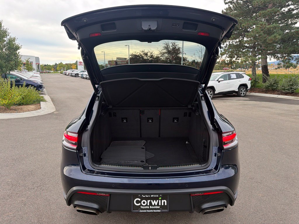 Used 2023 Porsche Macan Turbo AWD/4WD image 17