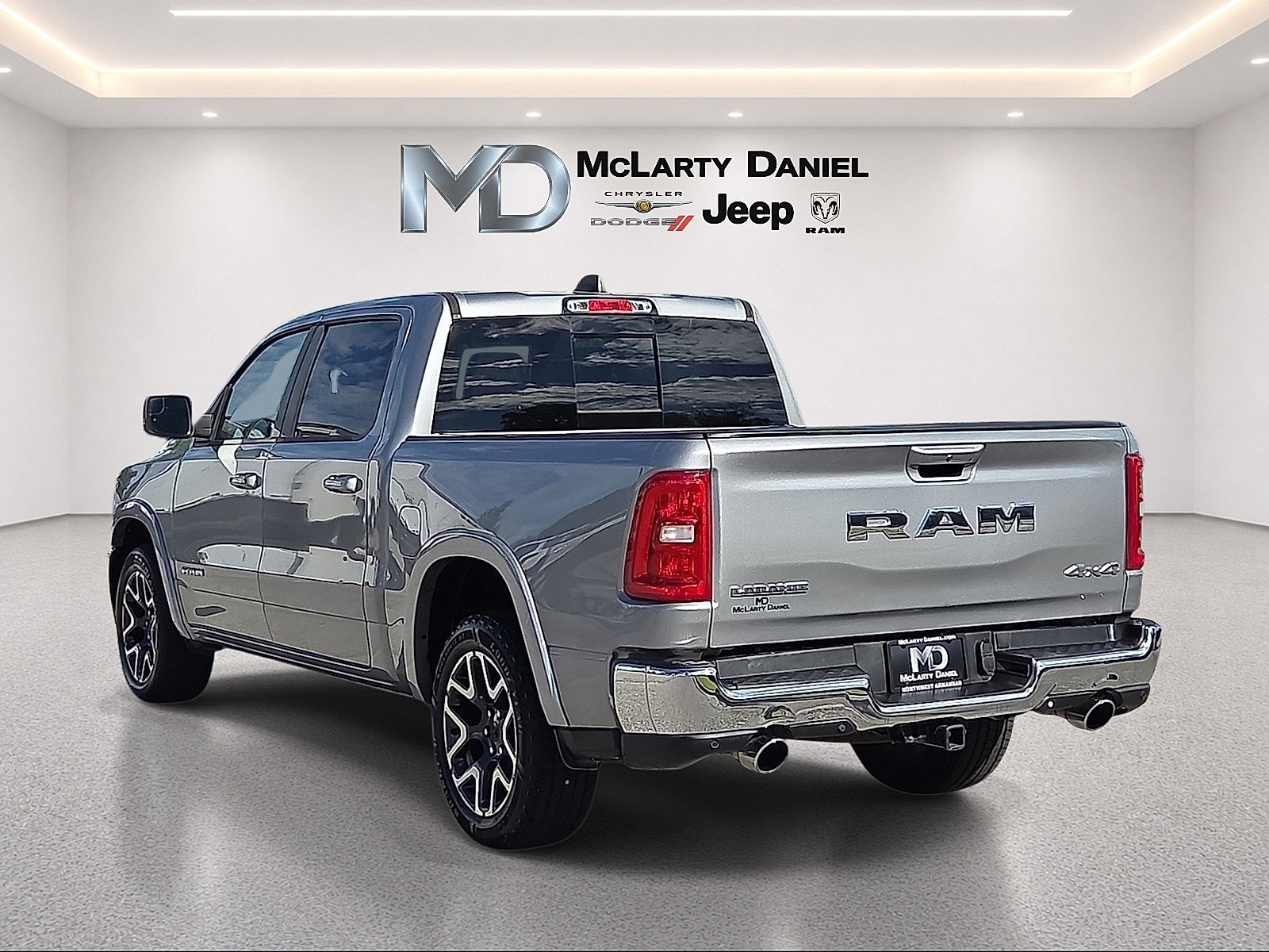 Used 2025 RAM 1500 Laramie AWD/4WD image 4