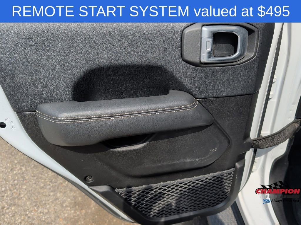 Used 2018 Jeep Wrangler Unlimited Sahara image 15