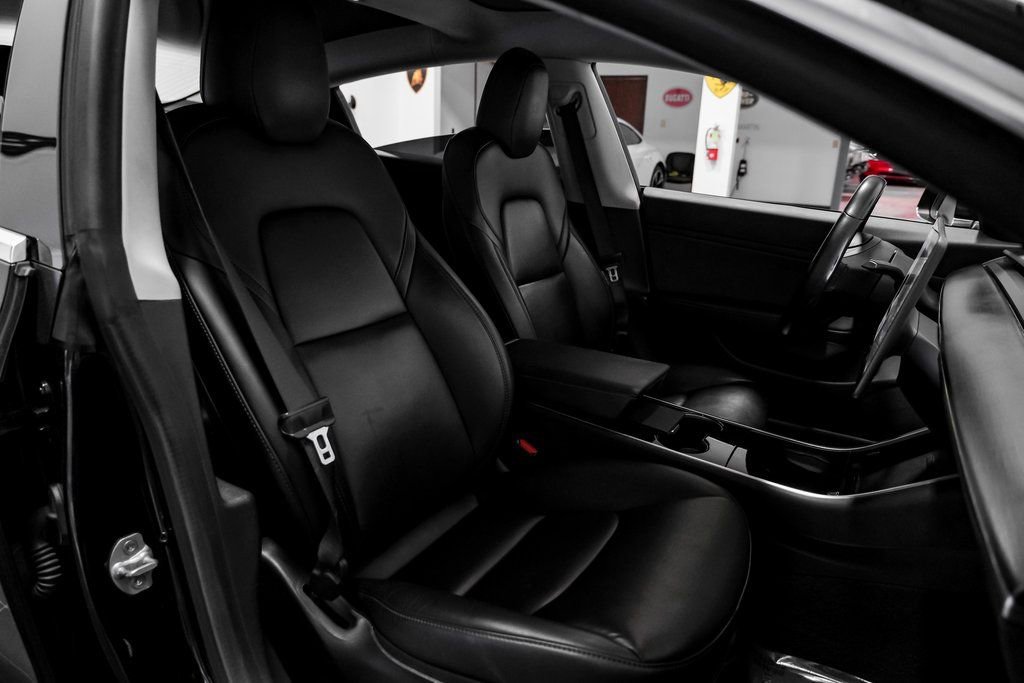 Used 2019 Tesla Model 3 Standard Range Plus image 32