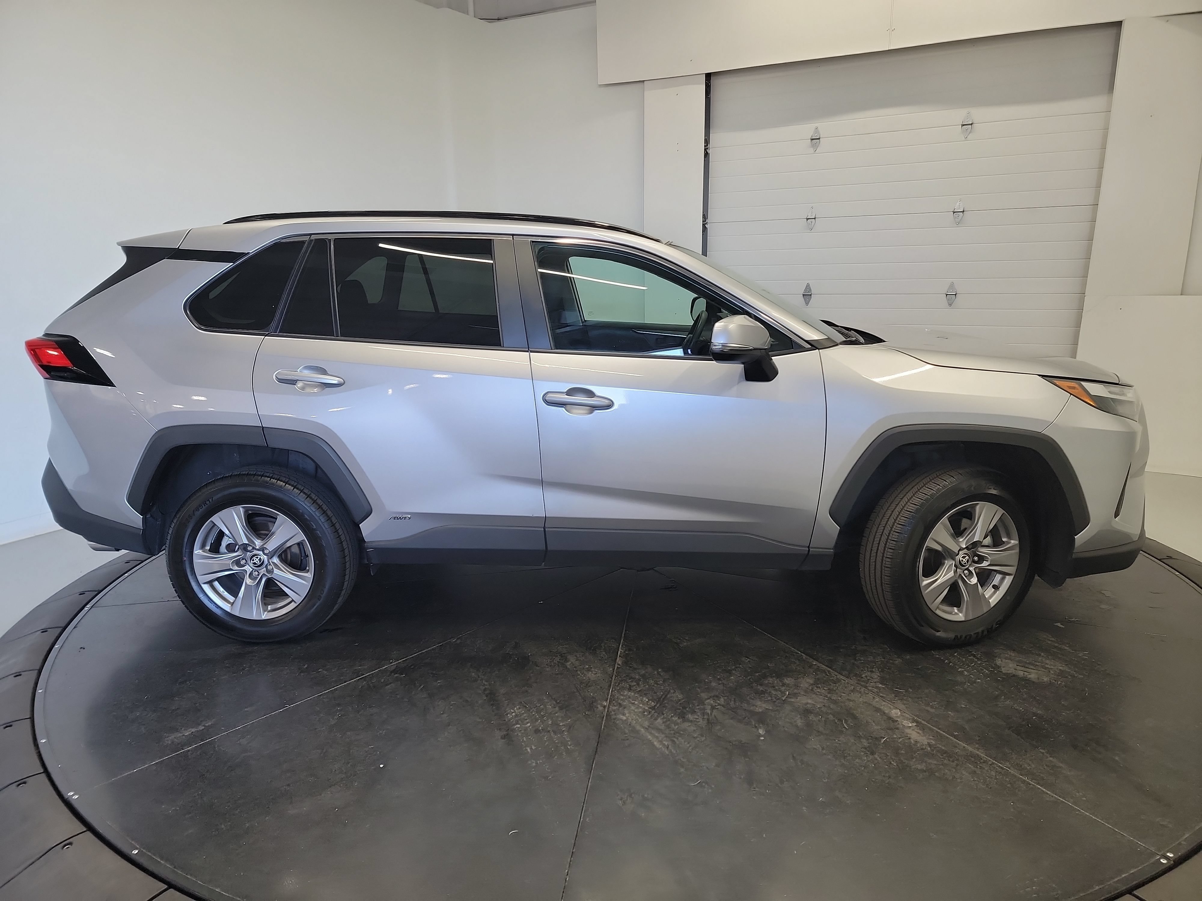 Used 2025 Toyota RAV4 LE AWD/4WD image 11