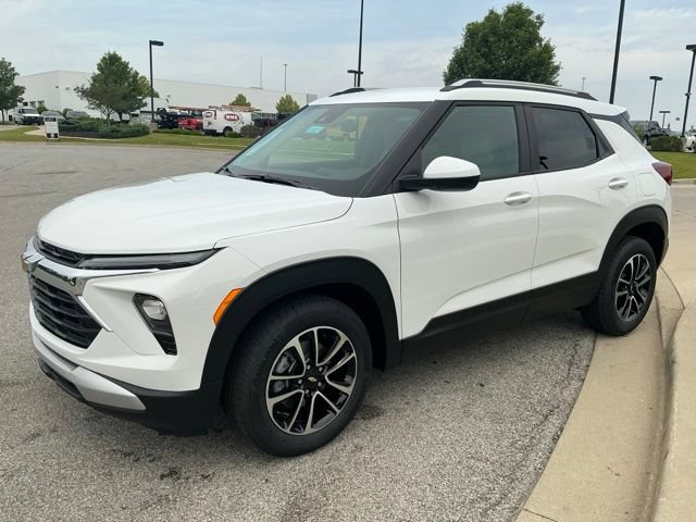 New 2026 Chevrolet TrailBlazer LT w/ Convenience Package FWD image 3