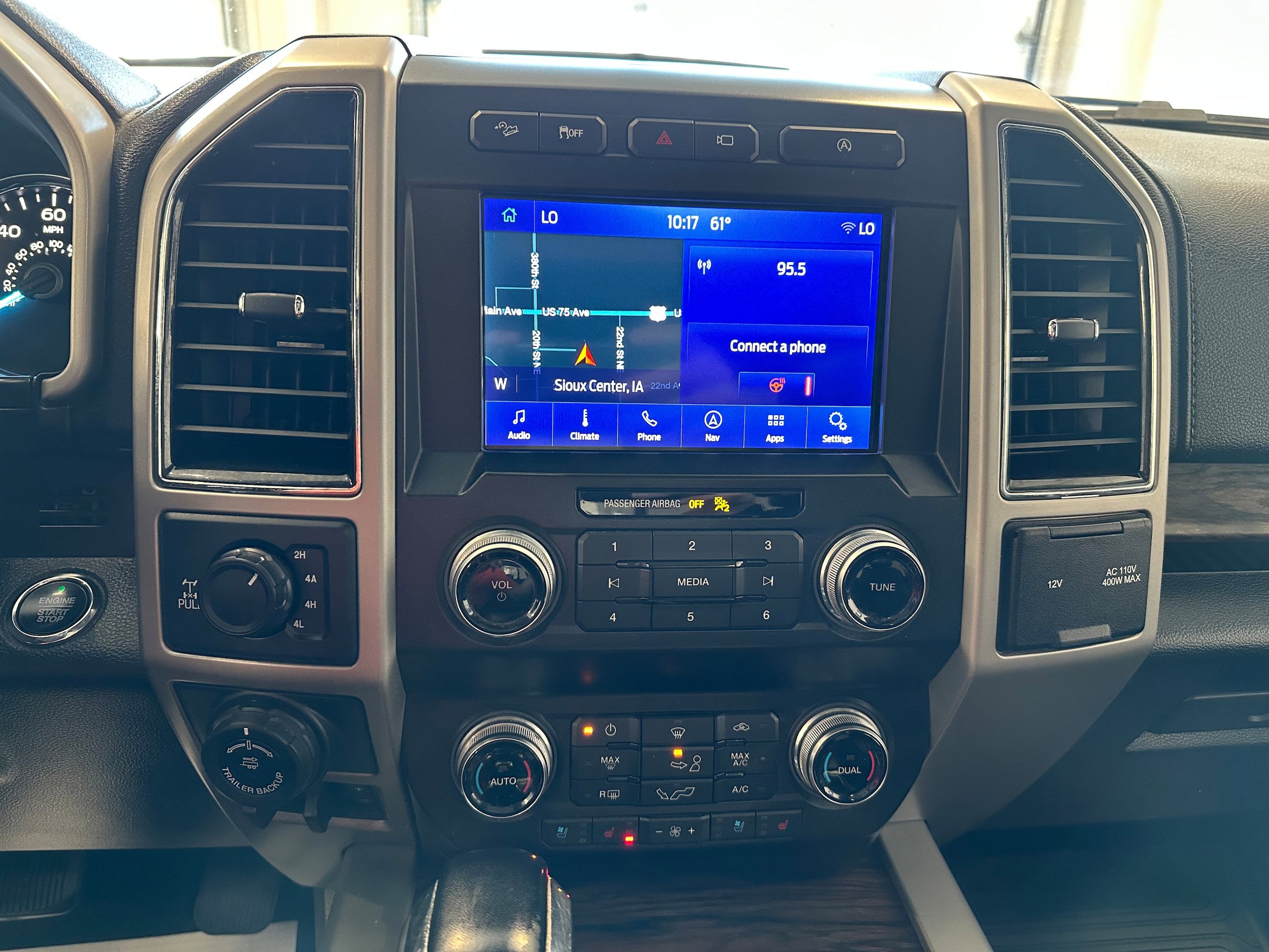 Used 2019 Ford F150 Lariat w/ Equipment Group 502A Luxury AWD/4WD image 20