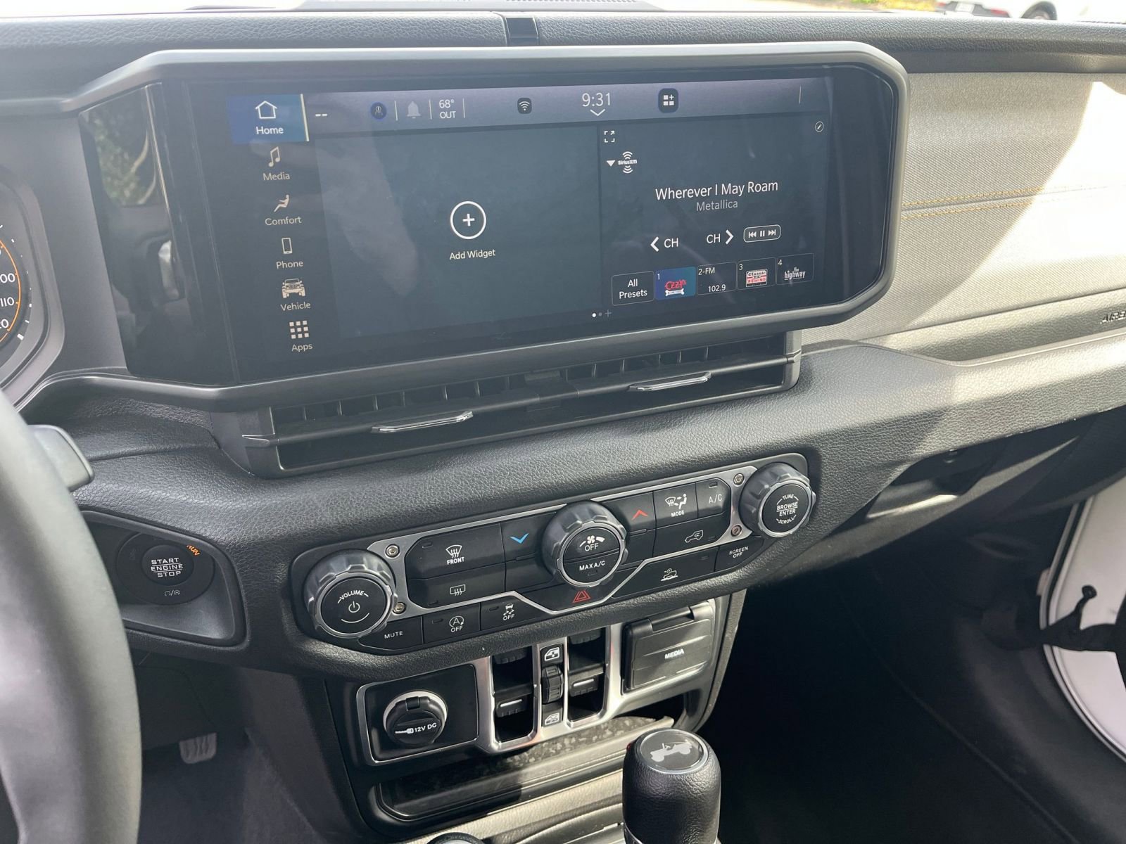 Used 2025 Jeep Wrangler Unlimited Sport AWD/4WD image 17