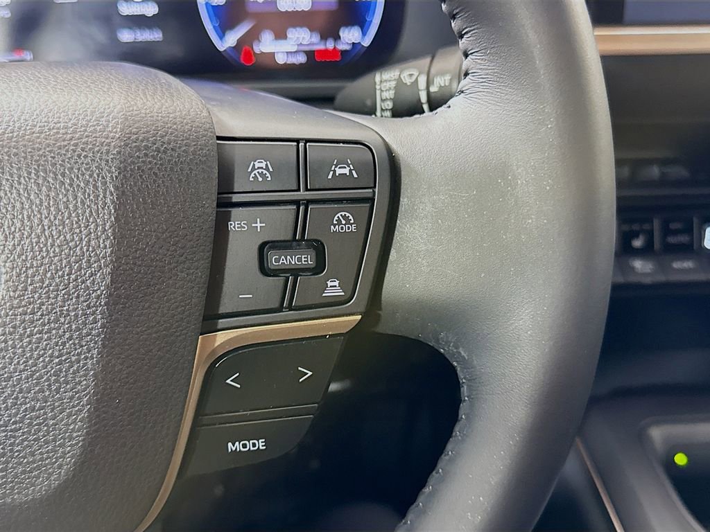 Used 2023 Toyota Crown XLE image 12