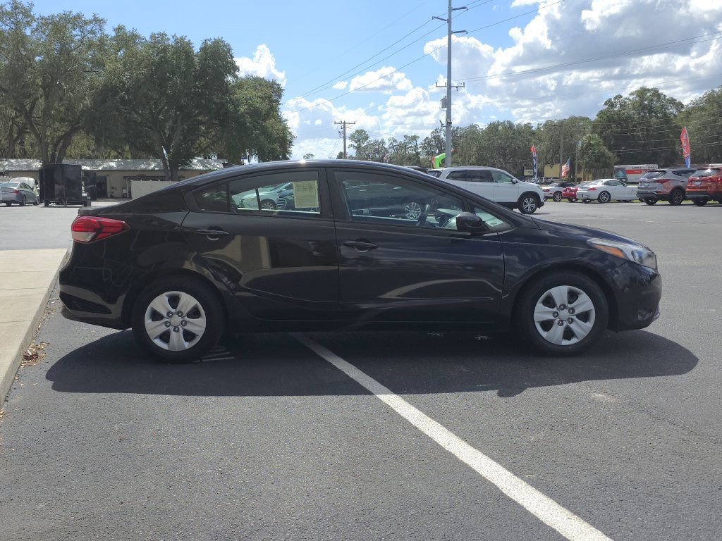 Used 2017 Kia Forte LX FWD image 5