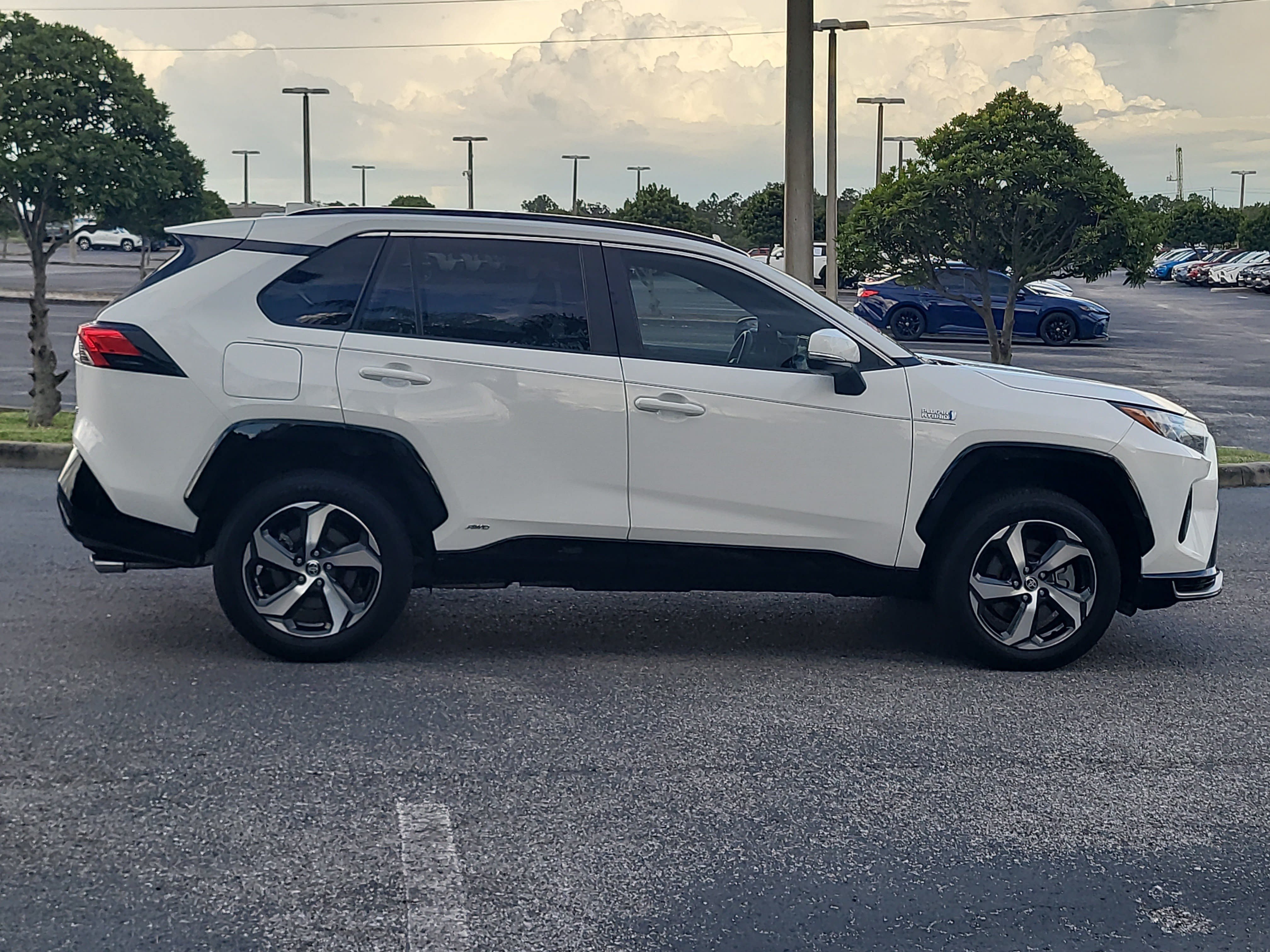 Certified 2023 Toyota RAV4 SE w/ Weather & Moonroof Package AWD/4WD image 8