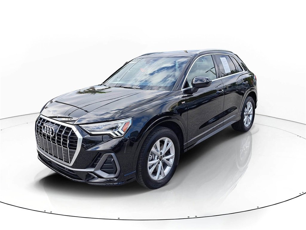 Certified 2025 Audi Q3 2.0T Premium w/ Convenience Package image 2