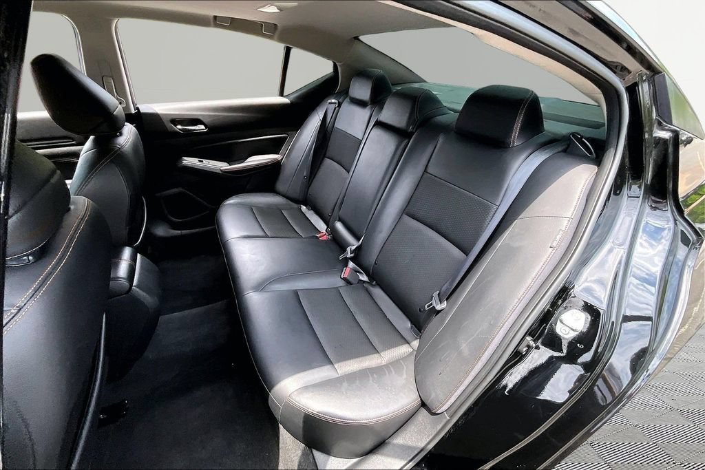 Used 2020 Nissan Altima 2.5 SR w/ Premium Package FWD image 18