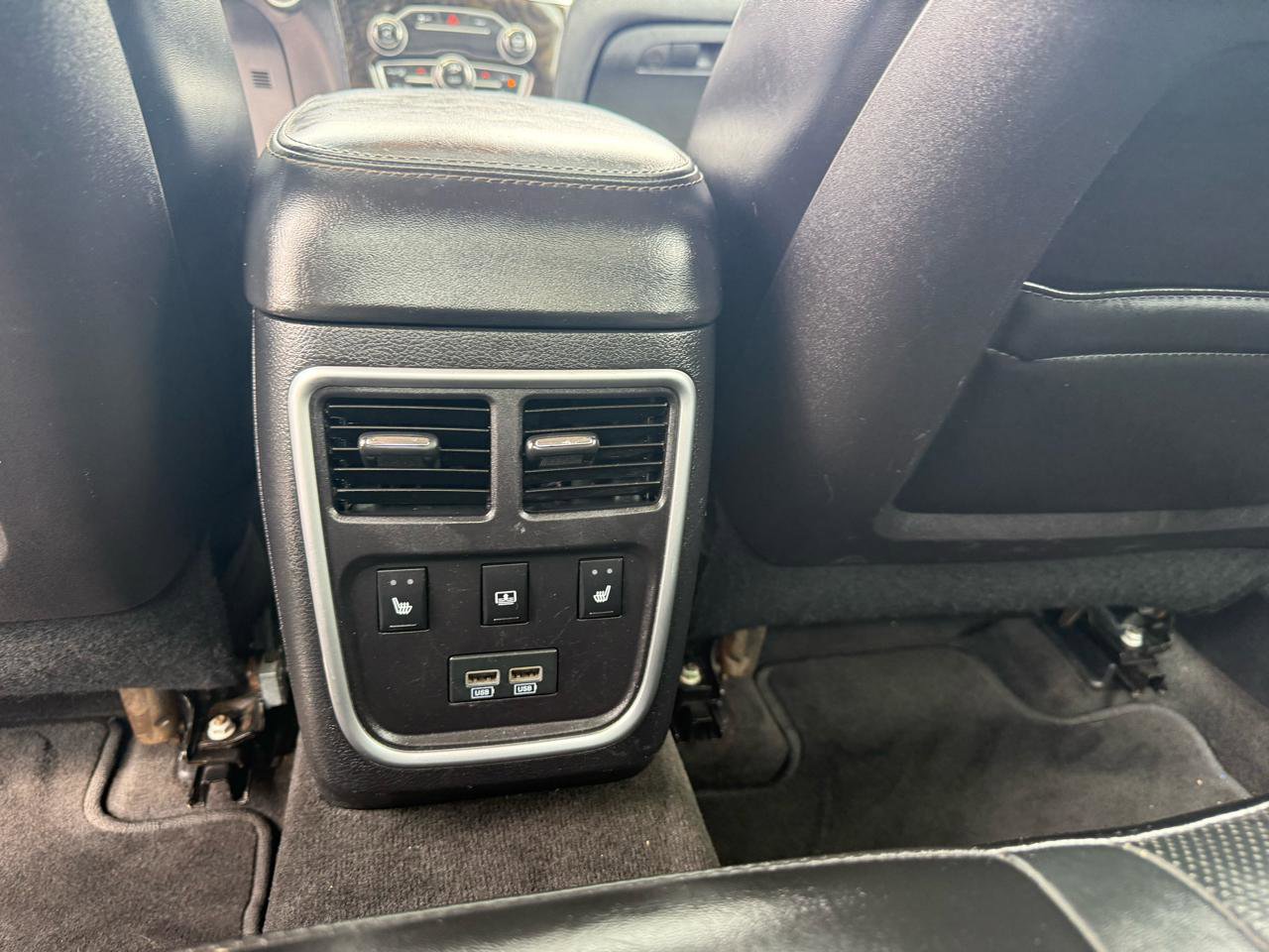 Used 2016 Chrysler 300 C image 14