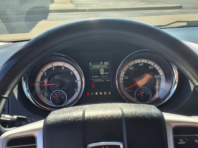 Used 2016 Dodge Grand Caravan SXT w/ Rear Park Assist Package FWD image 9