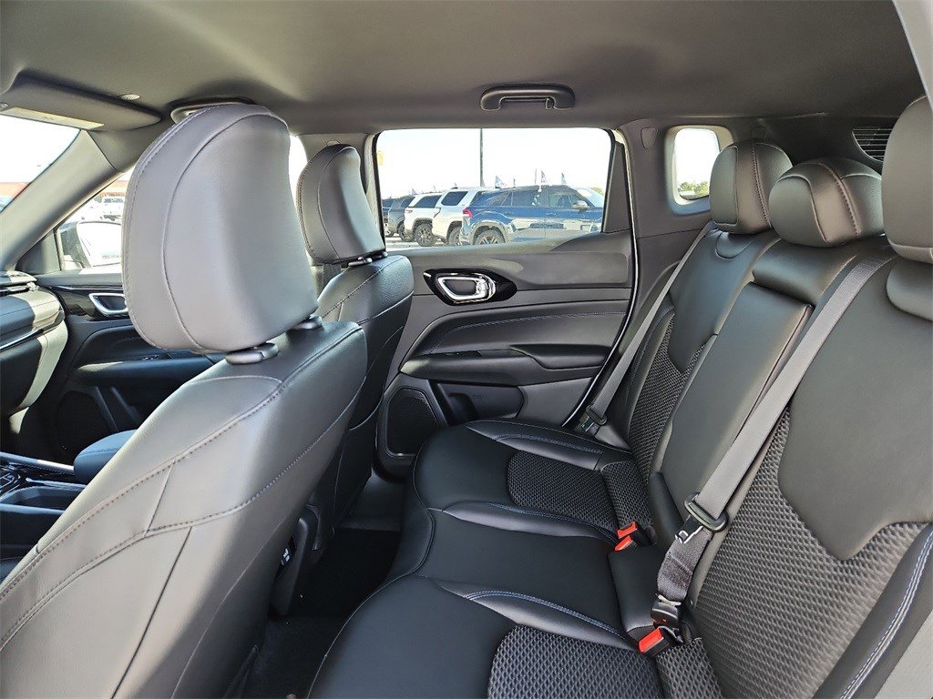 New 2026 Jeep Compass Latitude image 17