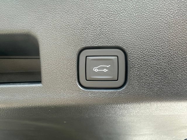 New 2026 Chevrolet Traverse LT w/ Sun and Wheel Package FWD image 31