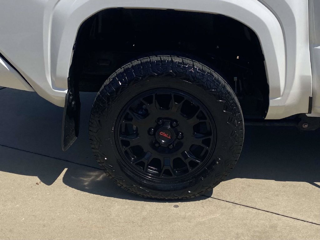Used 2025 Toyota Tacoma SR5 RWD image 11