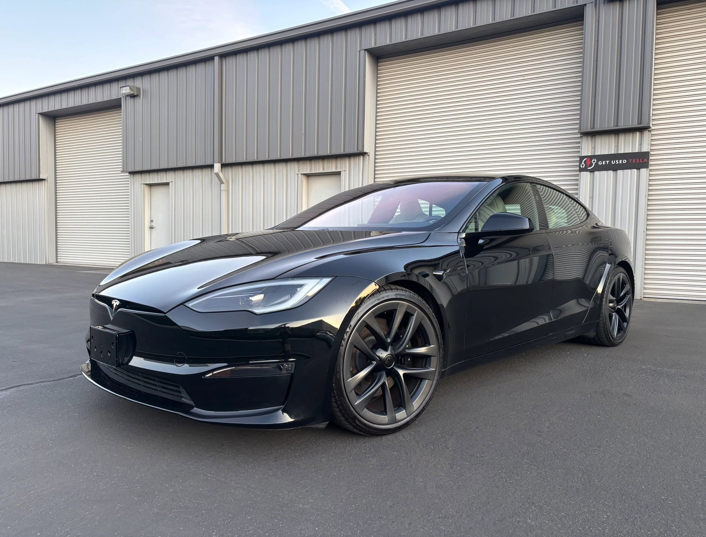 Used 2023 Tesla Model S Standard Range image 5