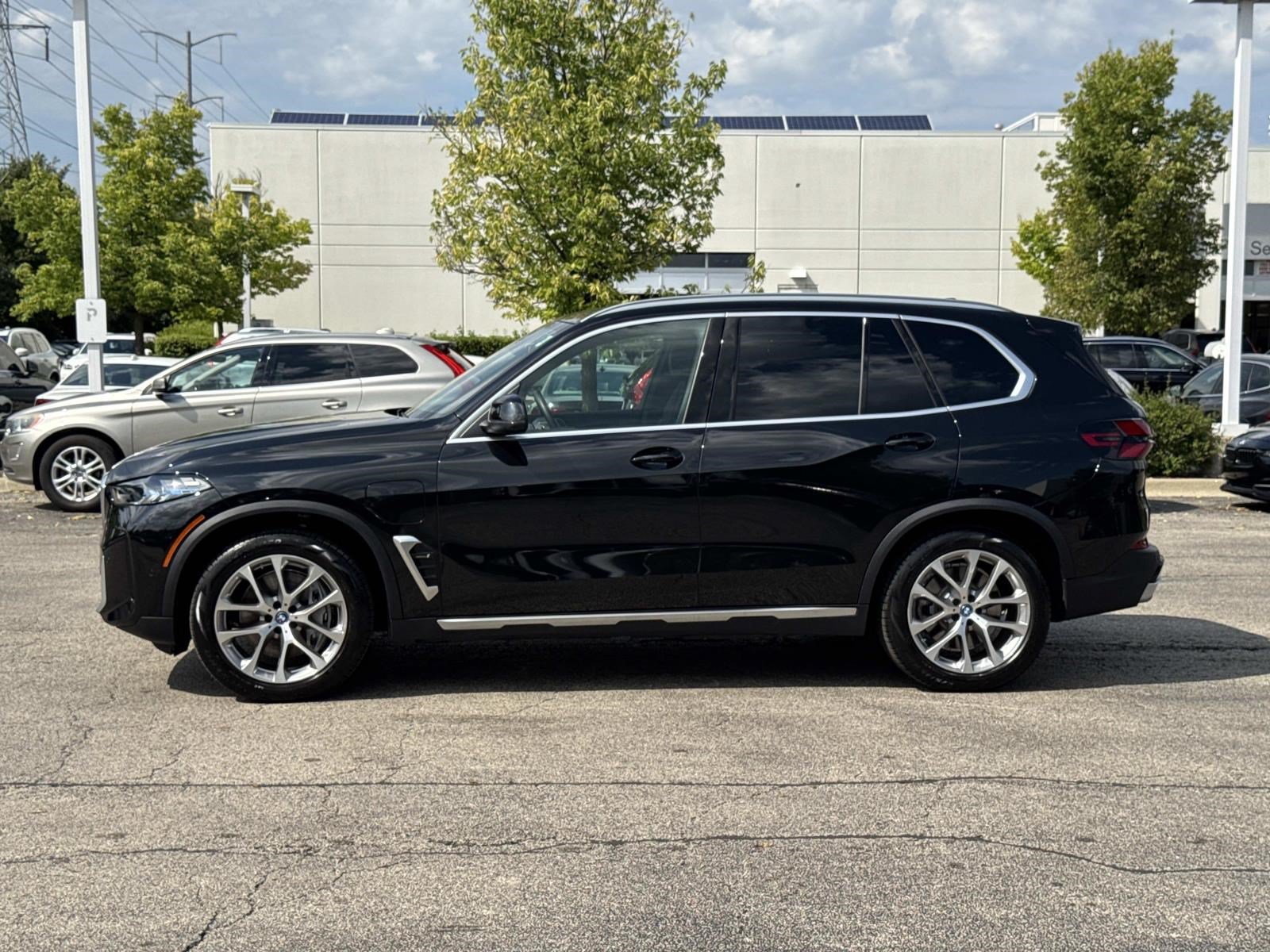 Certified 2024 BMW X5 xDrive50e w/ Premium Package AWD/4WD image 8
