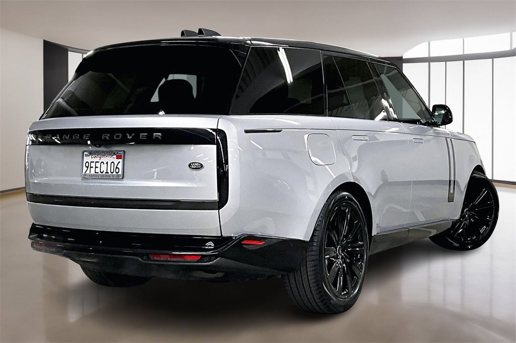 Used 2023 Land Rover Range Rover SE image 6