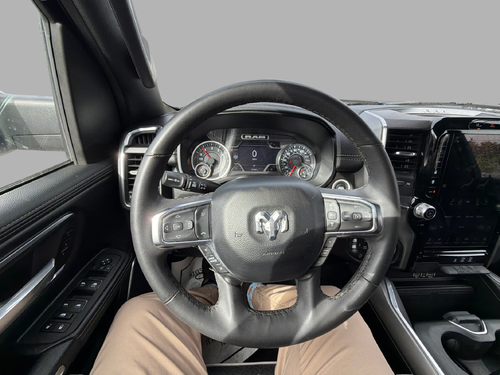 Used 2025 RAM 1500 Laramie AWD/4WD image 18