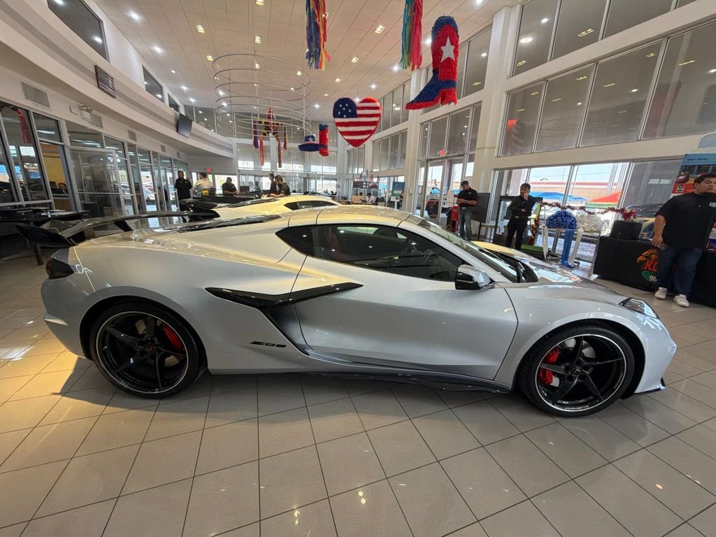 New 2027 Chevrolet Corvette Z06 RWD image 3