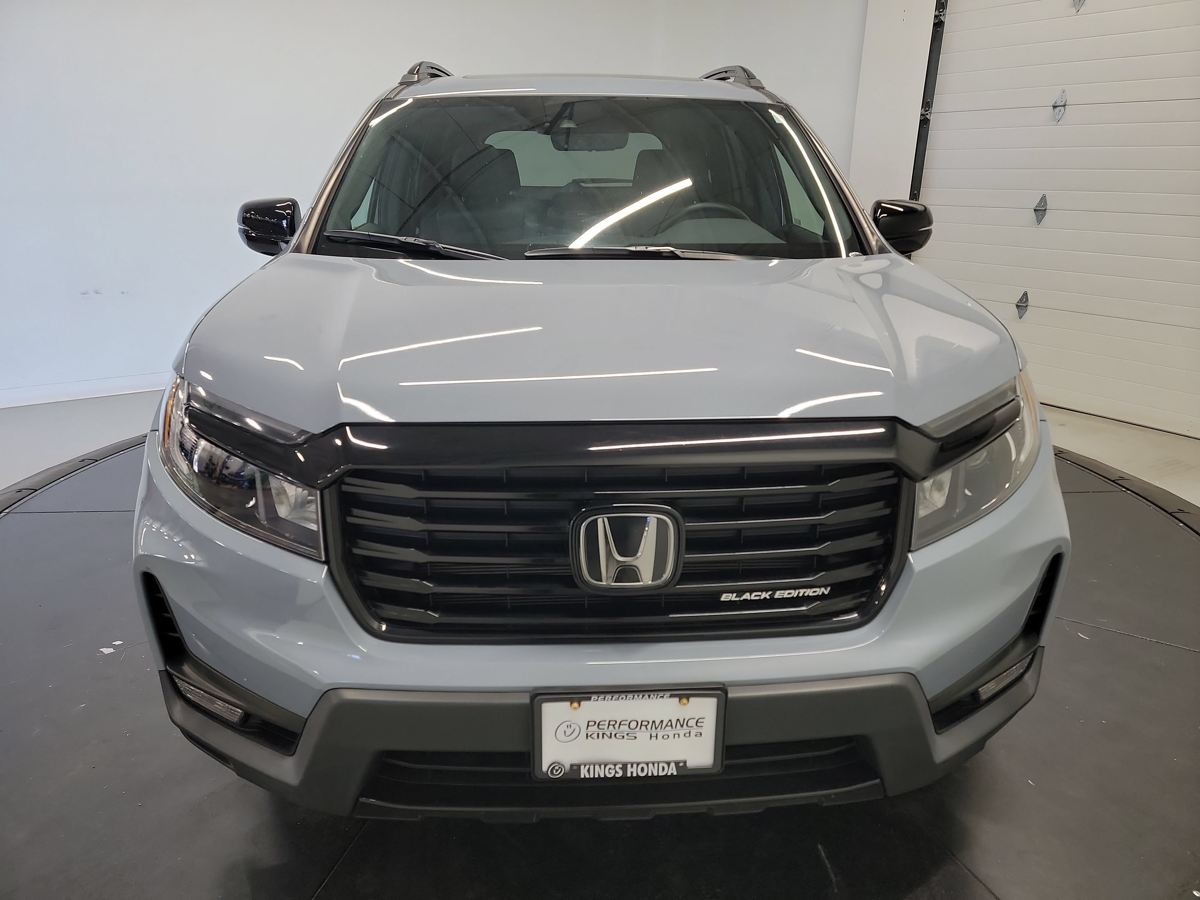 Used 2024 Honda Passport Black Edition image 2