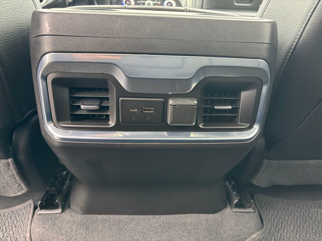 Used 2022 GMC Sierra 1500 Denali w/ Denali Reserve Package image 16