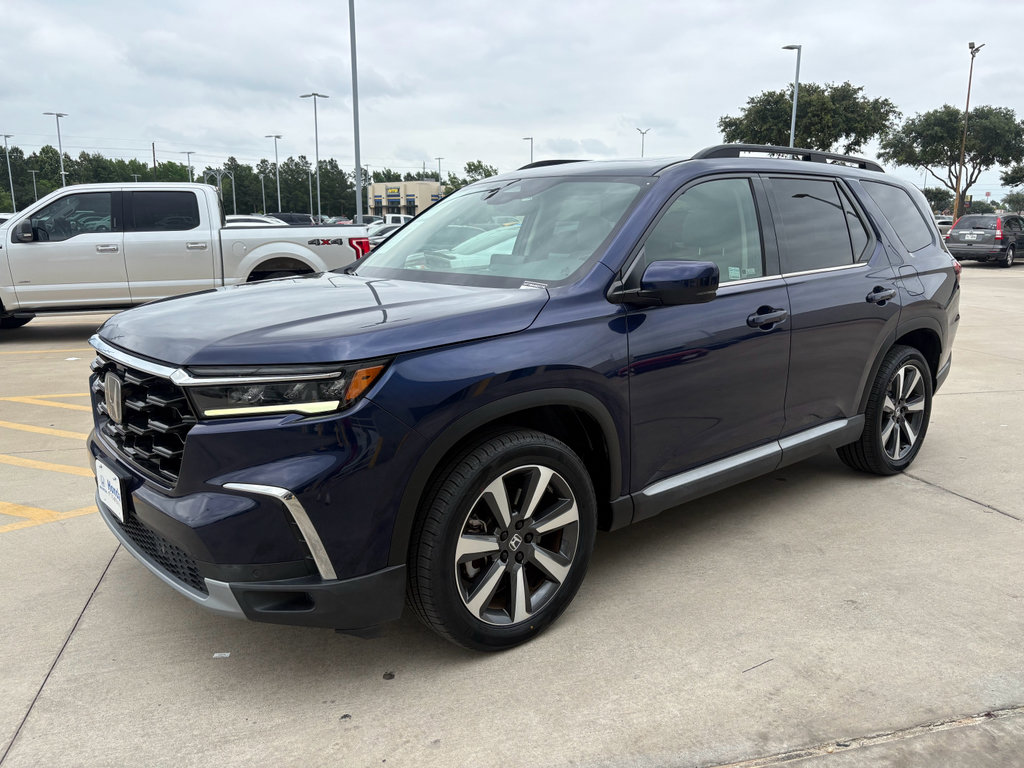 Certified 2023 Honda Pilot Touring image 3