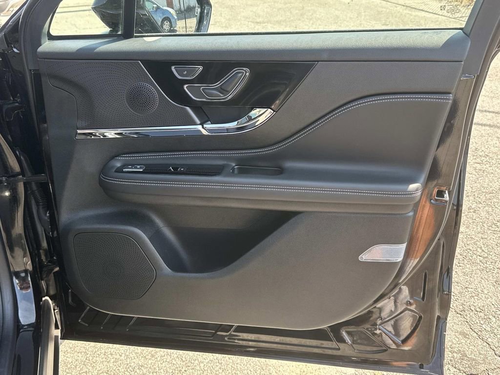 Certified 2024 Lincoln Corsair FWD w/ Equipment Group 101A image 14