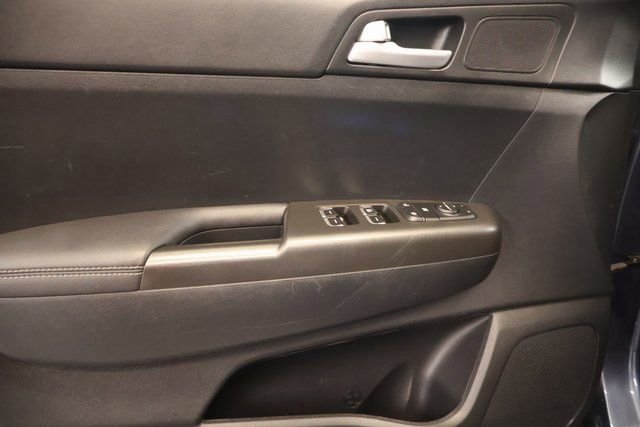 Used 2022 Kia Sportage LX image 10