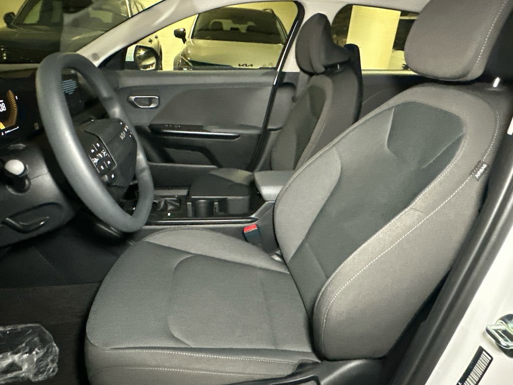 New 2025 Kia K4 FWD image 16