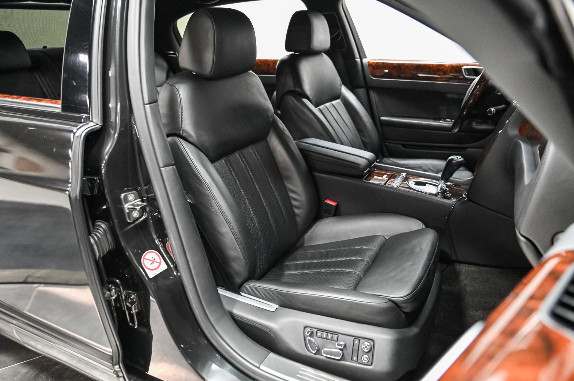 Used 2006 Bentley Flying Spur Flying Spur AWD/4WD image 29