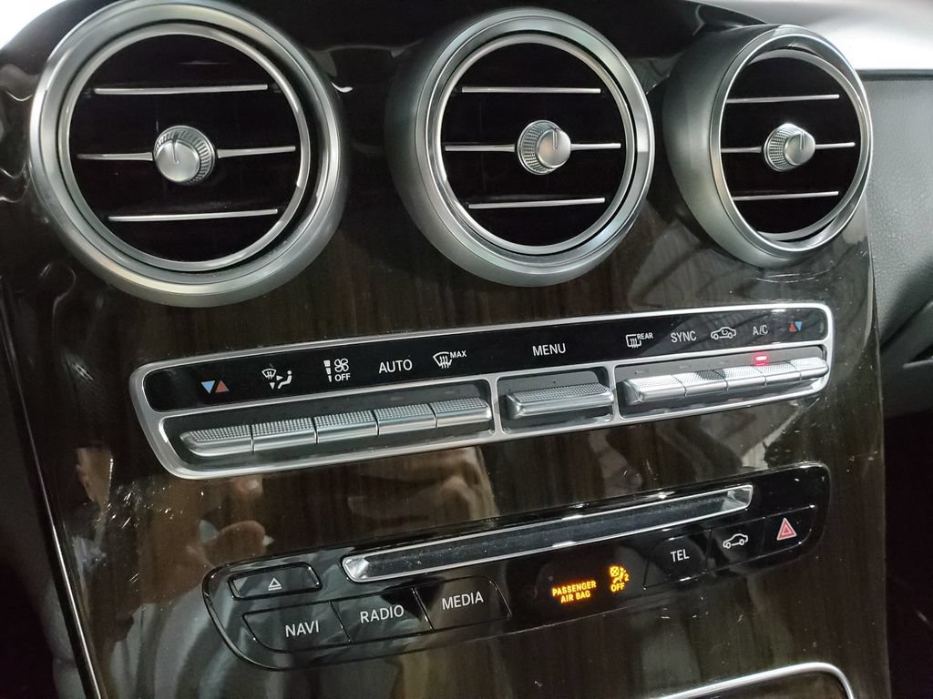 Used 2017 Mercedes-Benz GLC 300 4MATIC image 32