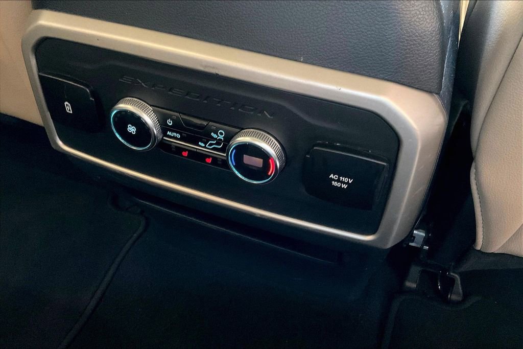 Used 2024 Ford Expedition Limited image 16