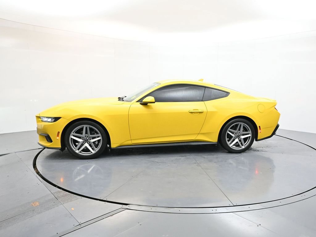 Used 2024 Ford Mustang Premium image 4