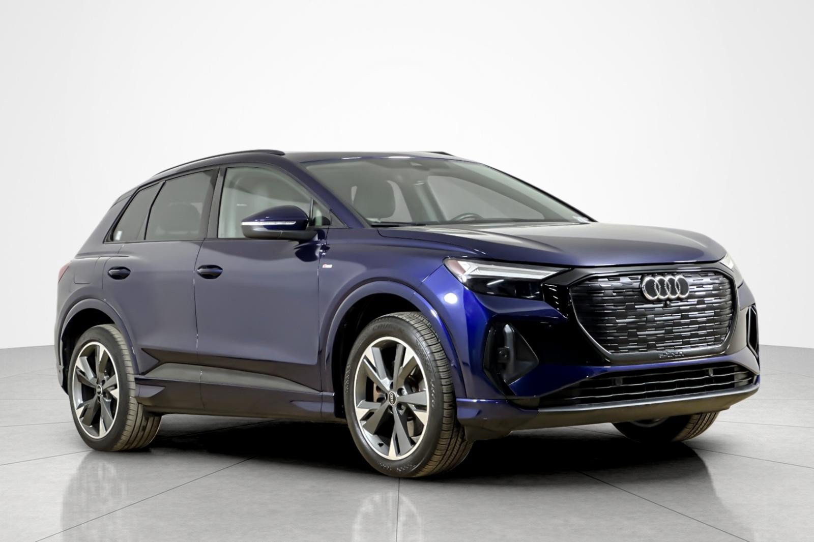 Used 2023 Audi Q4 e-tron Premium Plus AWD/4WD image 7