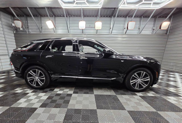 Used 2024 Cadillac Lyriq Luxury RWD image 10
