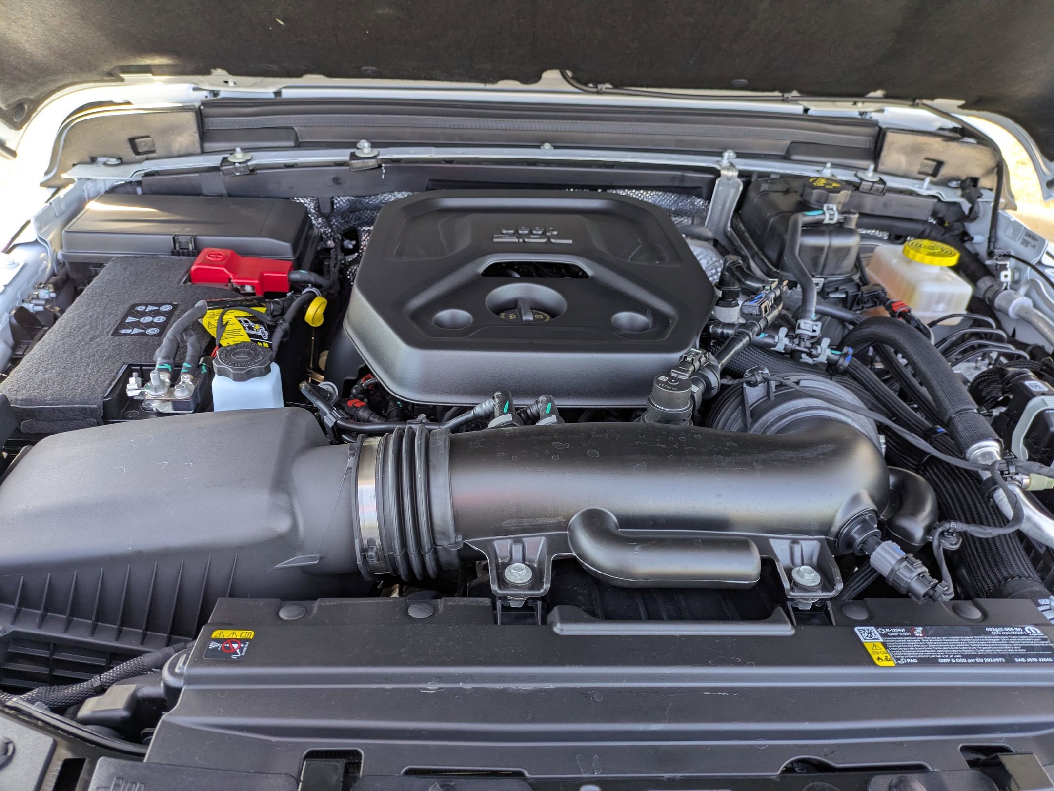 Used 2025 Jeep Wrangler Sport image 33