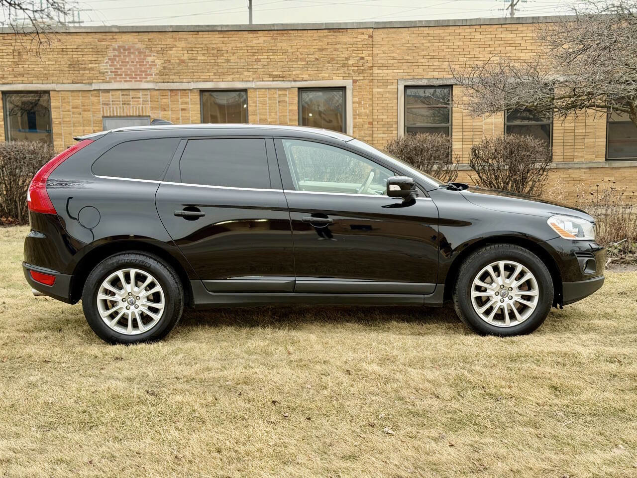 Used 2010 Volvo XC60 T6 image 5