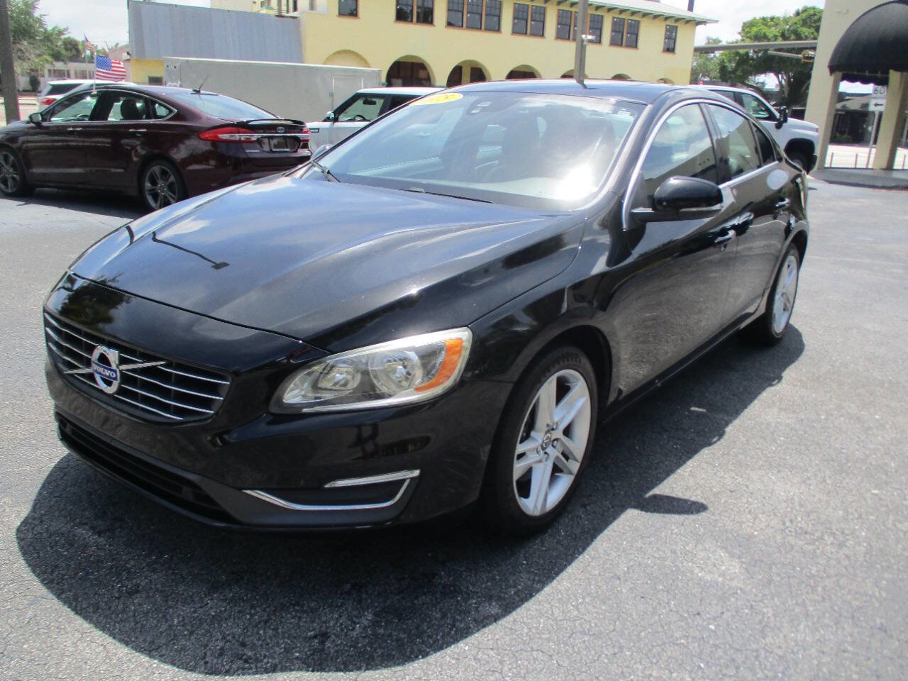 Used 2015 Volvo S60 T5 Premier w/ Convenience Package image 4