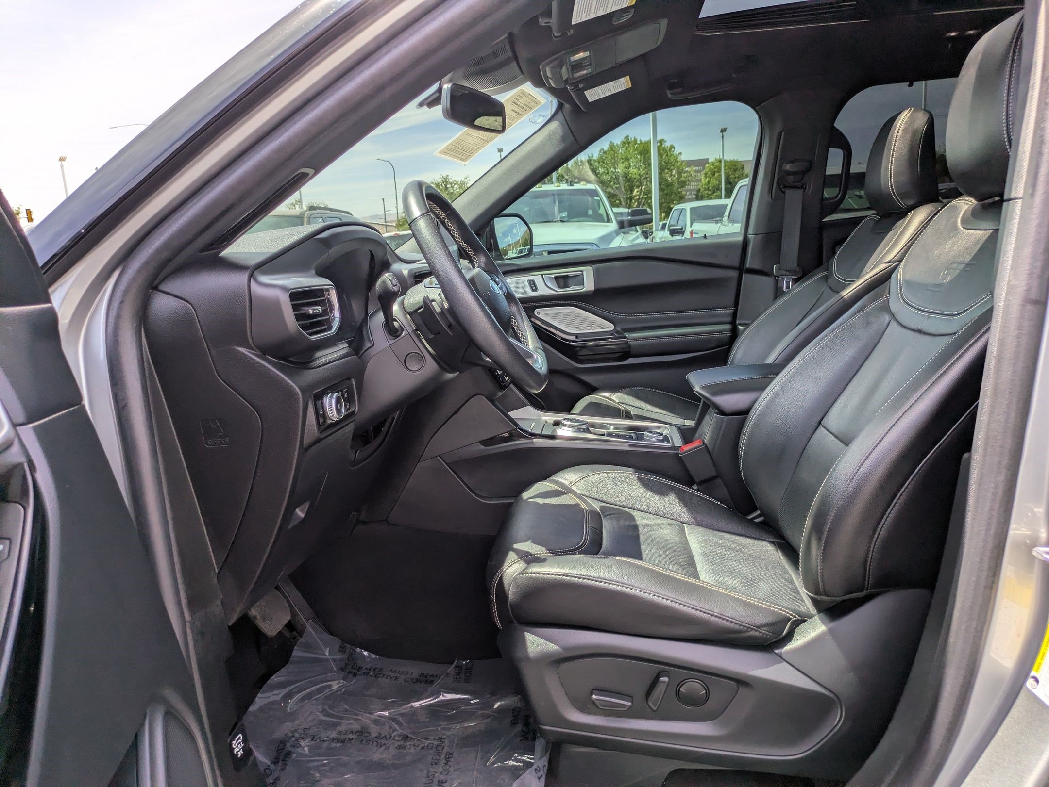 Used 2023 Ford Explorer ST w/ Equipment Group 401A AWD/4WD image 17
