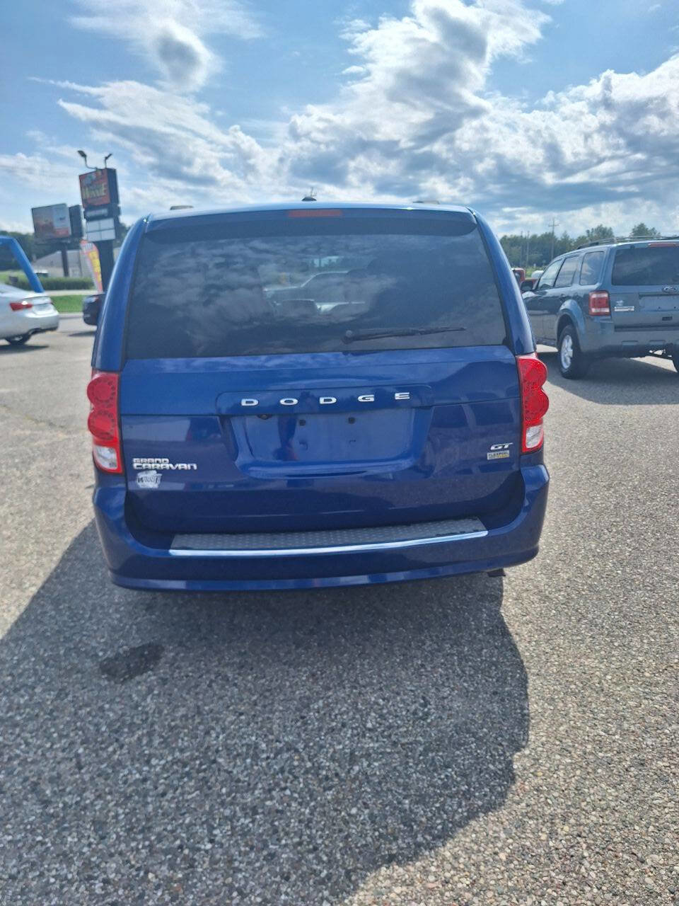 Used 2019 Dodge Grand Caravan GT image 4